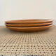 3 assiettes plates en grès 