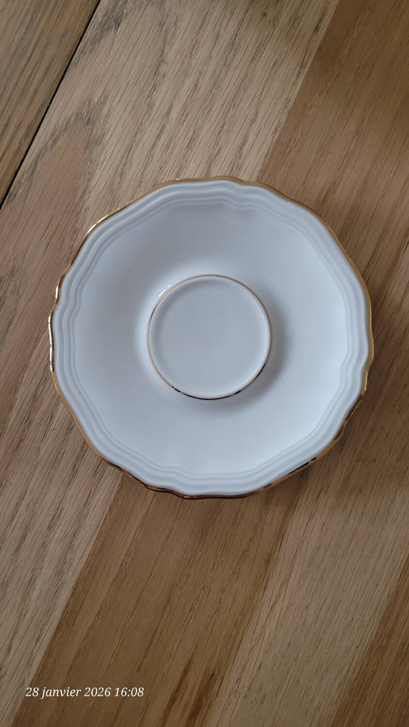 6 cups and saucers in Bavaria porcelain.