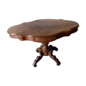 Violin table