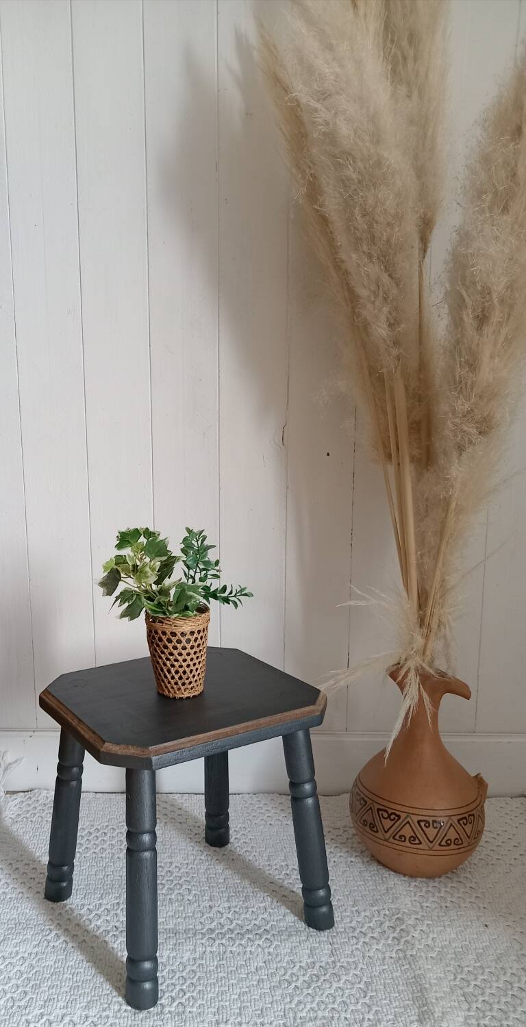 Stool / plant stand