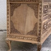 Commode vintage basse Padouk Massif sculpté 1950