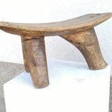 Tabouret ancien en bois. Art africain Lobi d'Afrique de l'ouest