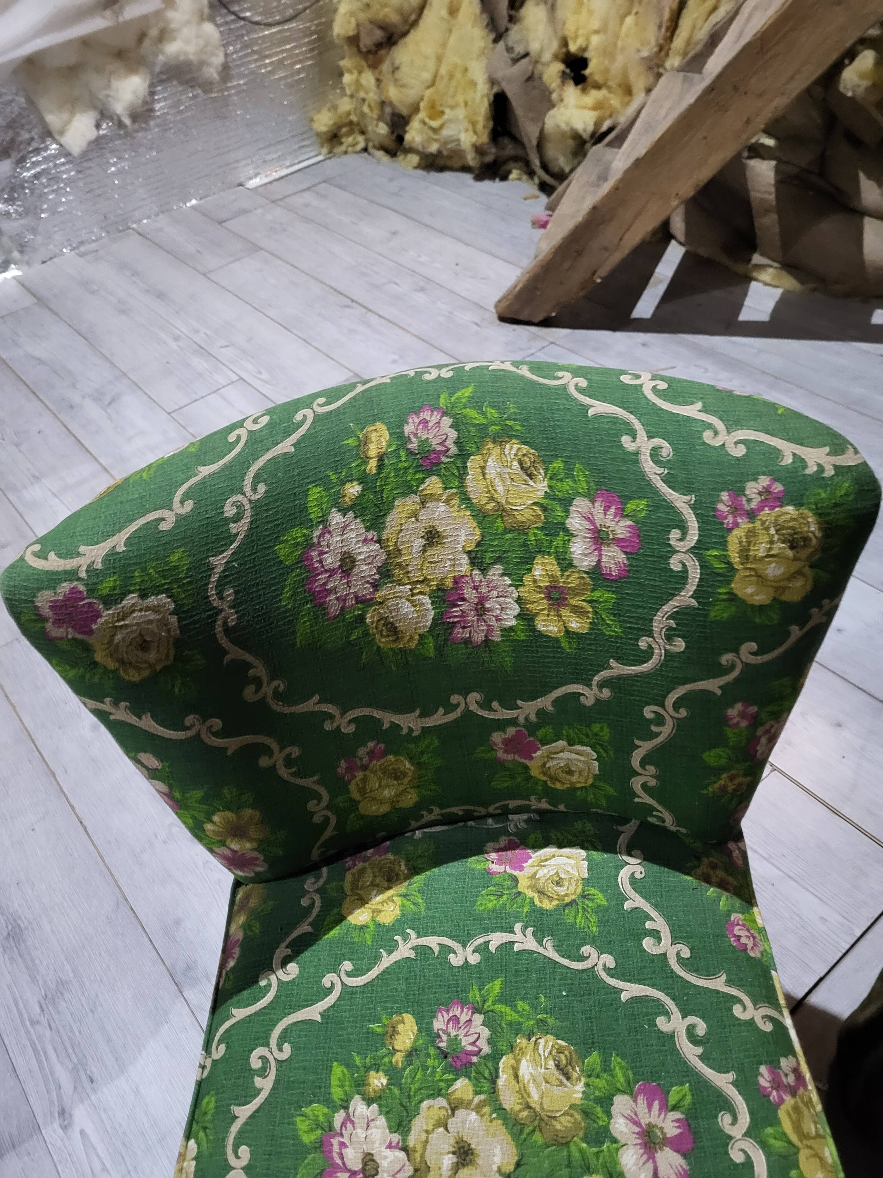 Sofa and its 2 matching armchairs from the 1960s.