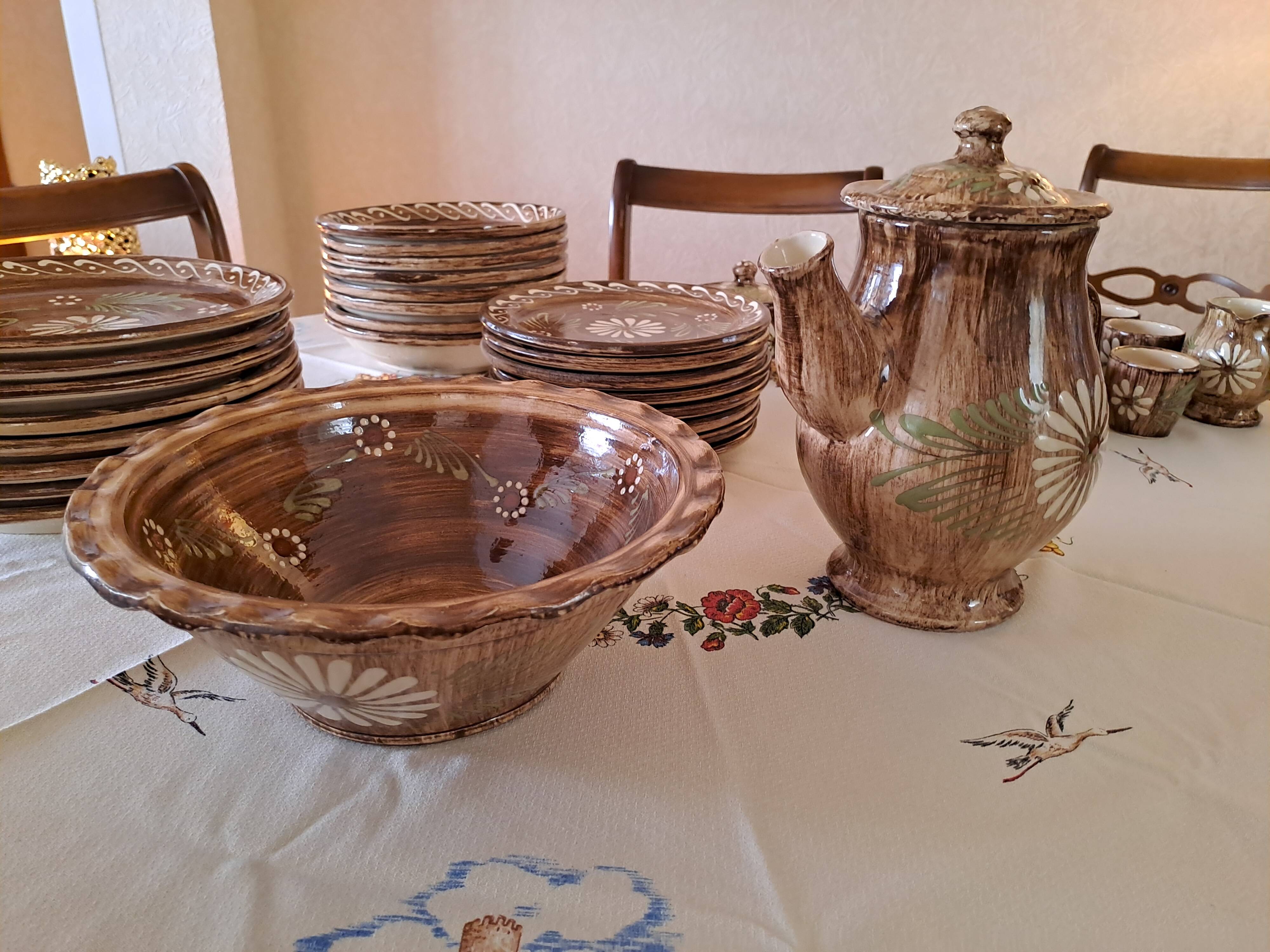 SERVICE DE TABLE "ALSACIEN" FAIT MAIN