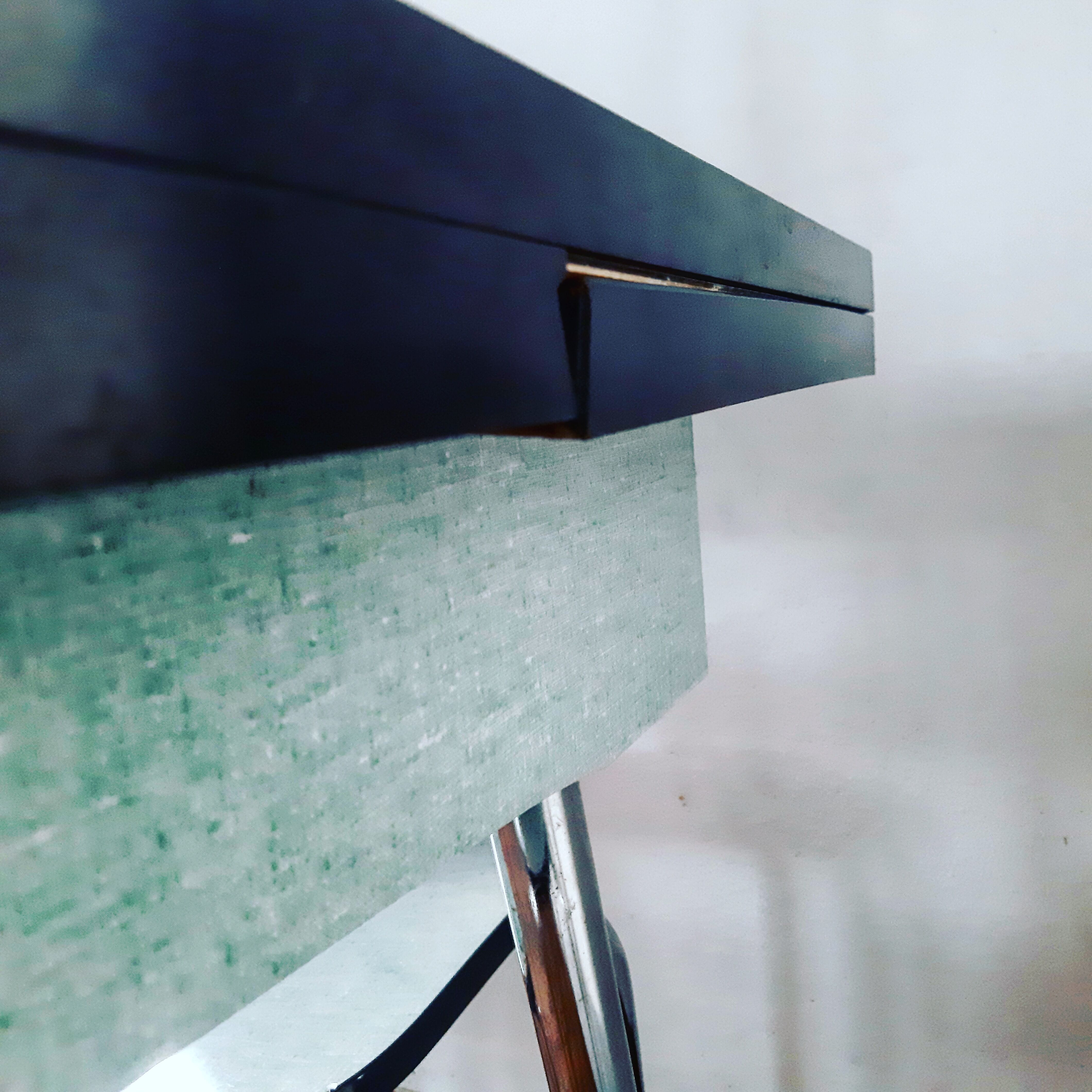 Table en formica des années 50 et ses 4 chaises assorties