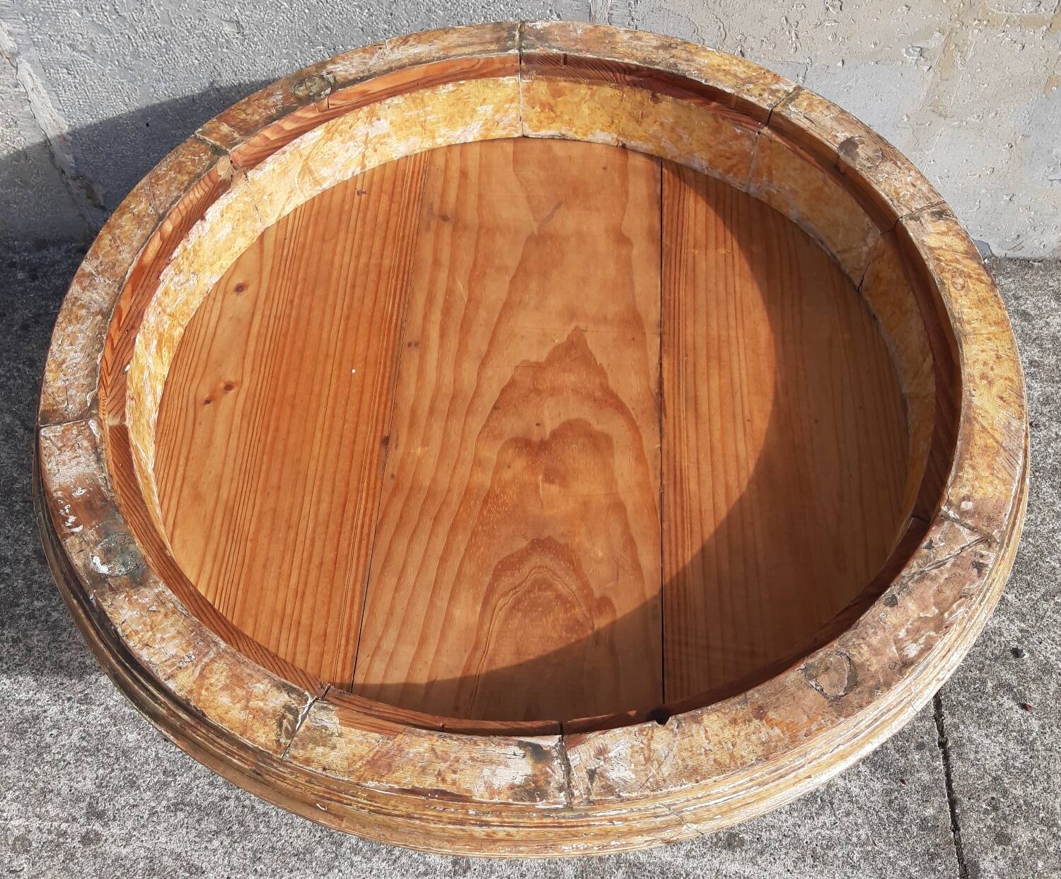 Coffee table (polychrome wood)