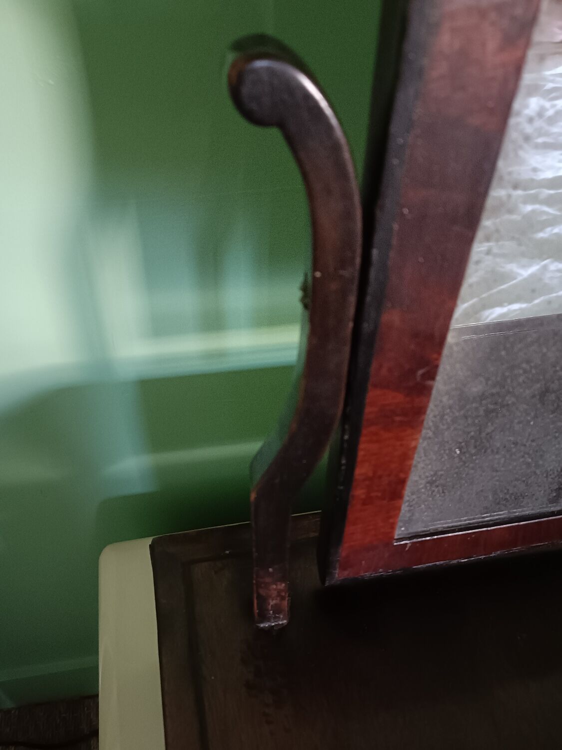 Dressing table mirror