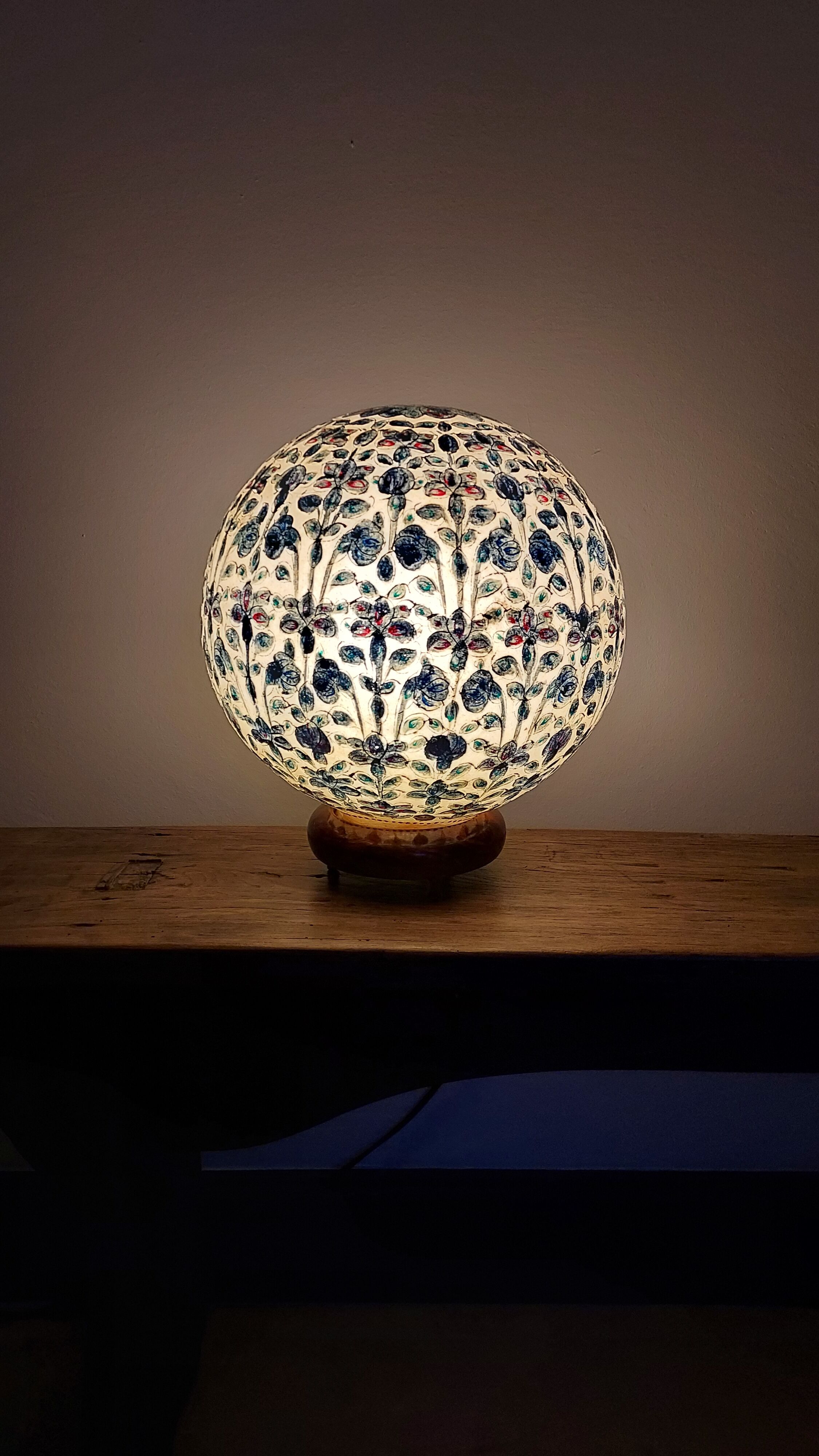 Table lamp