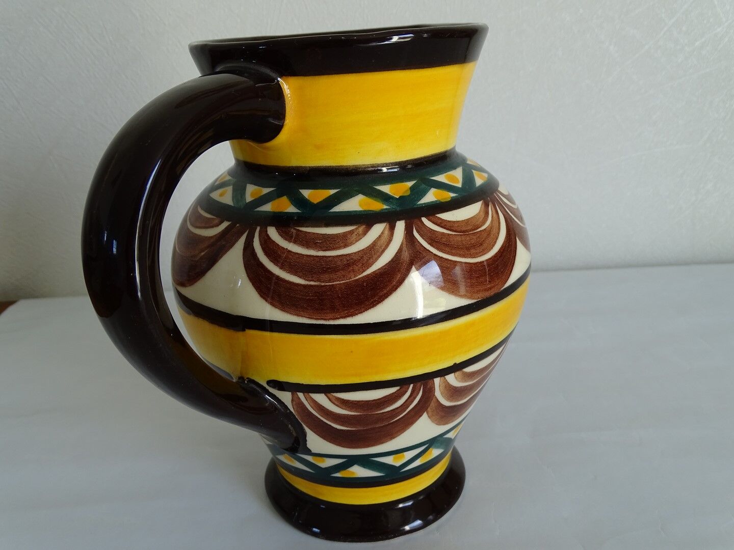 Ceramic pitcher.saint Jean de La Poterie