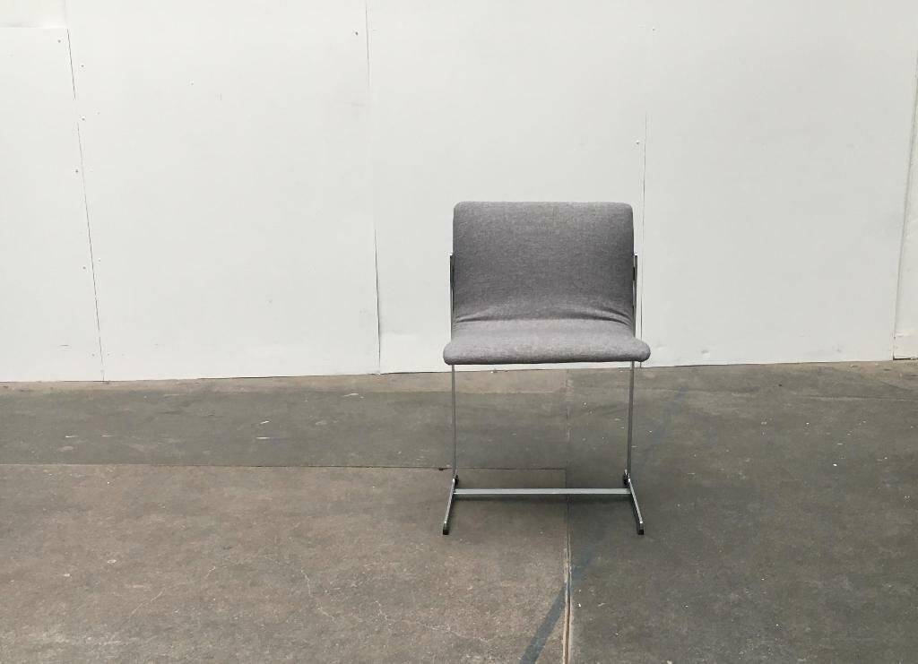 Mid-century space age cantilever chair by Richard Young for Merrow Associates, 1960s.