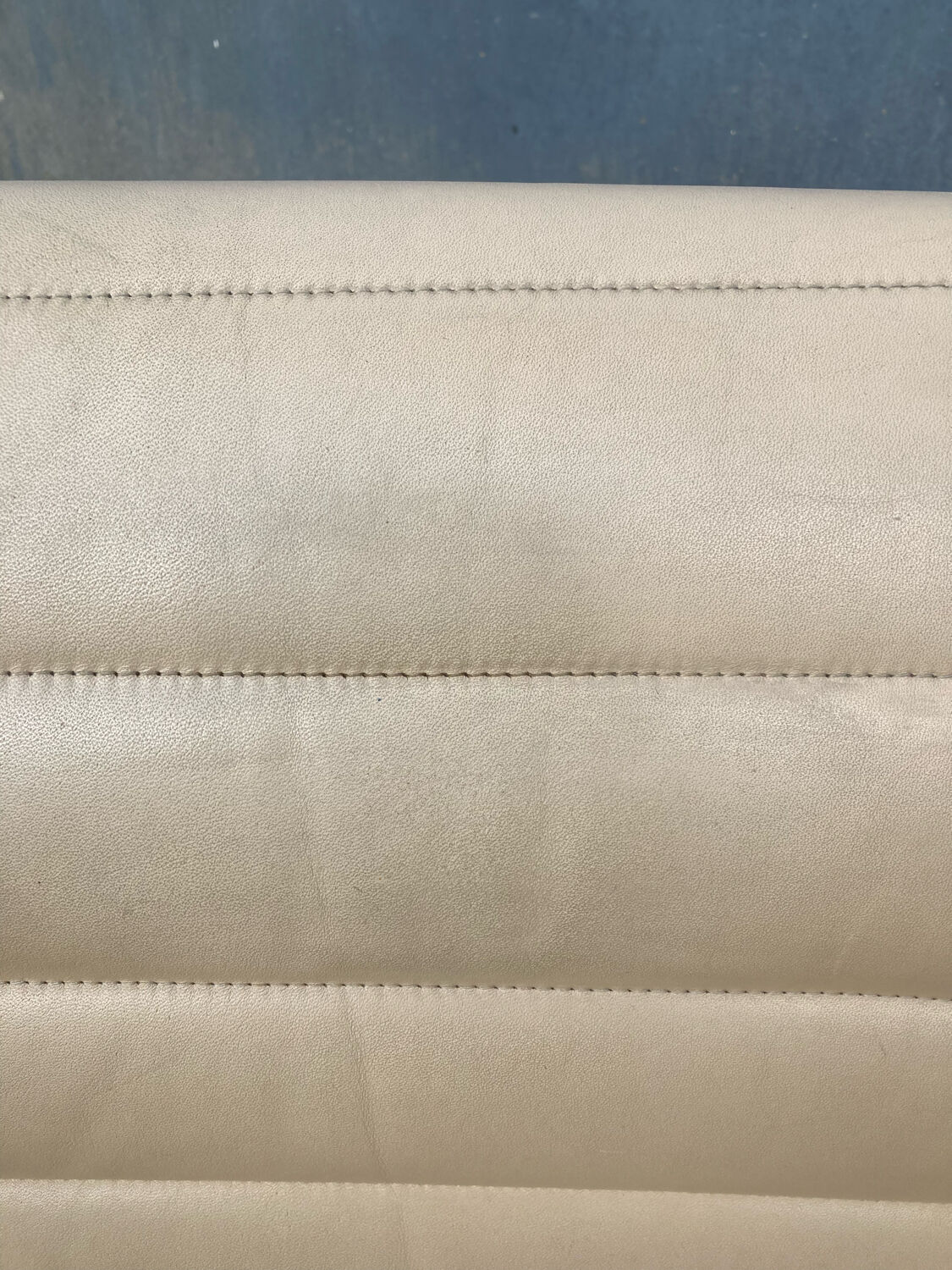 80s cream leather armchair Flàttoto