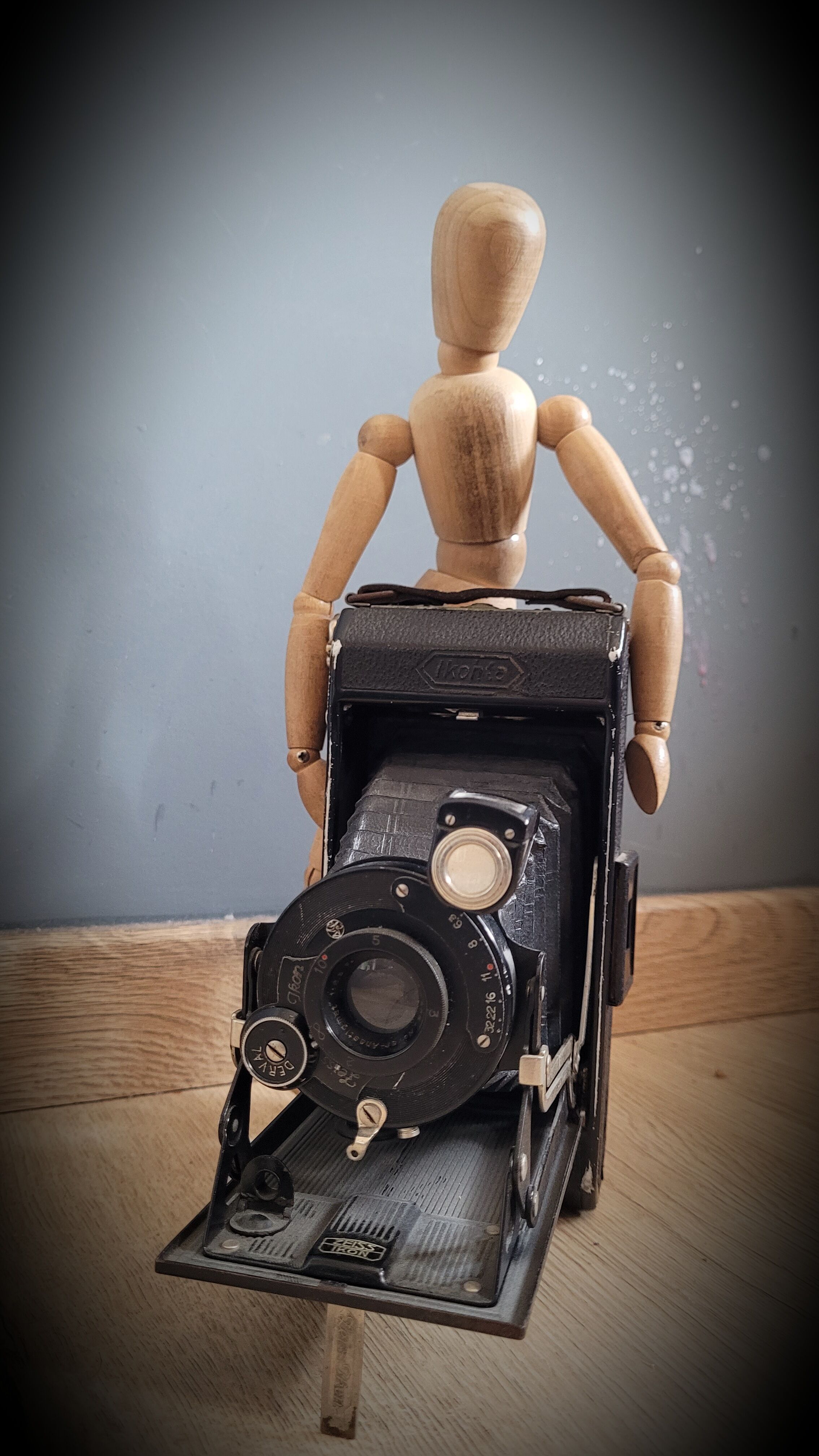 Zeis Ikonta bellows camera