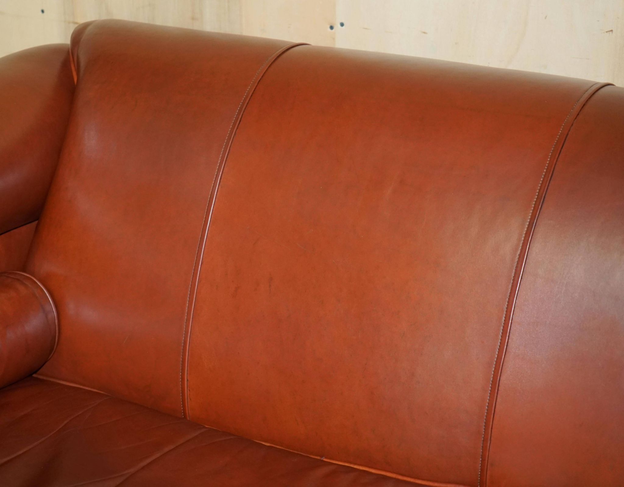 Vintage leather canapé in Art Nouveau style