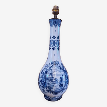 Royal Delft - Mosa Delft par Louis Regout (1832-1905) - Lampe en céramique de forme balustre - XIXe