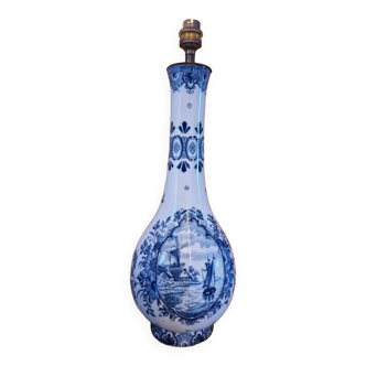 Royal Delft - Mosa Delft par Louis Regout (1832-1905) - Lampe en céramique de forme balustre - XIXe