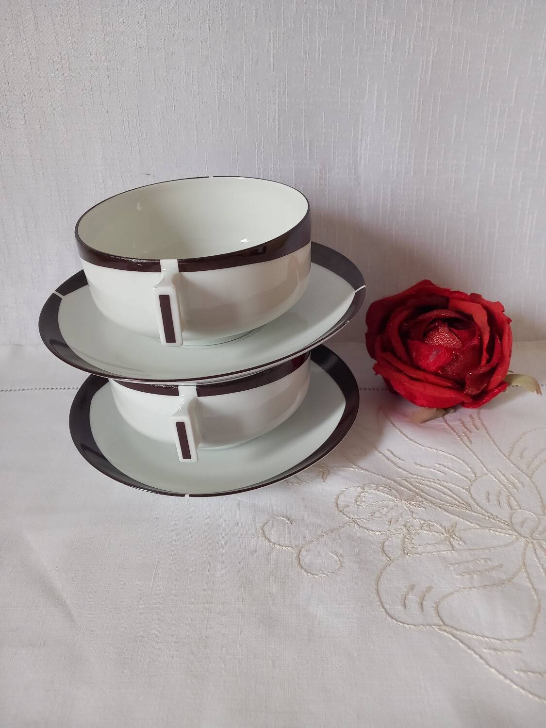 Lunch duo cups and saucers in Limoges porcelain by Lafarge.