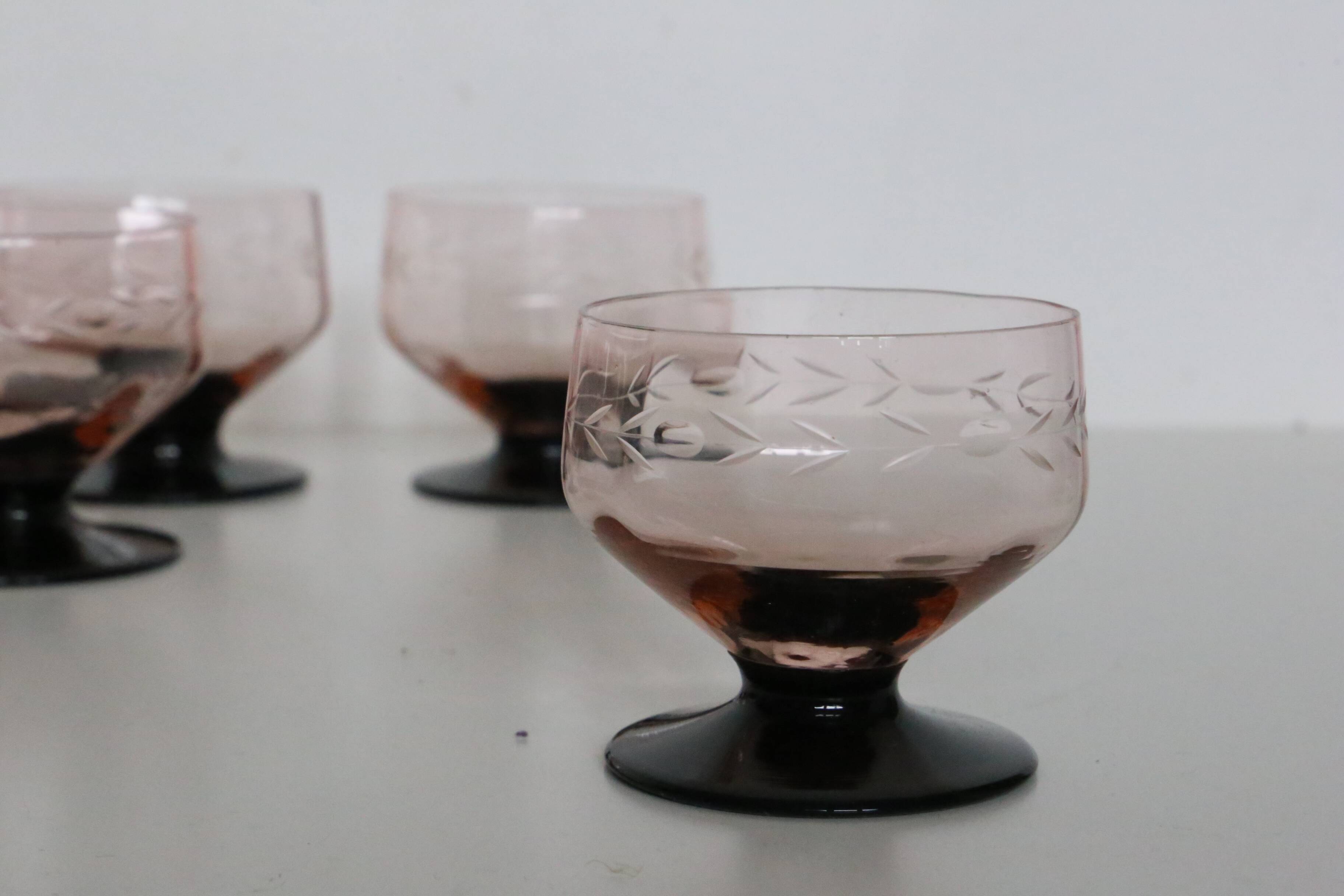 Set de 11 coupes à pied rose, vintage, 1950, mid century
