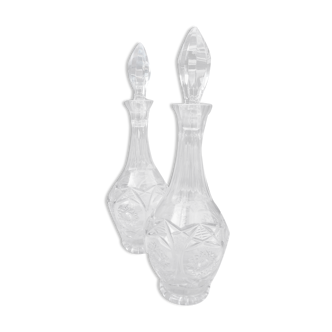 Duo de carafes en verre taillé