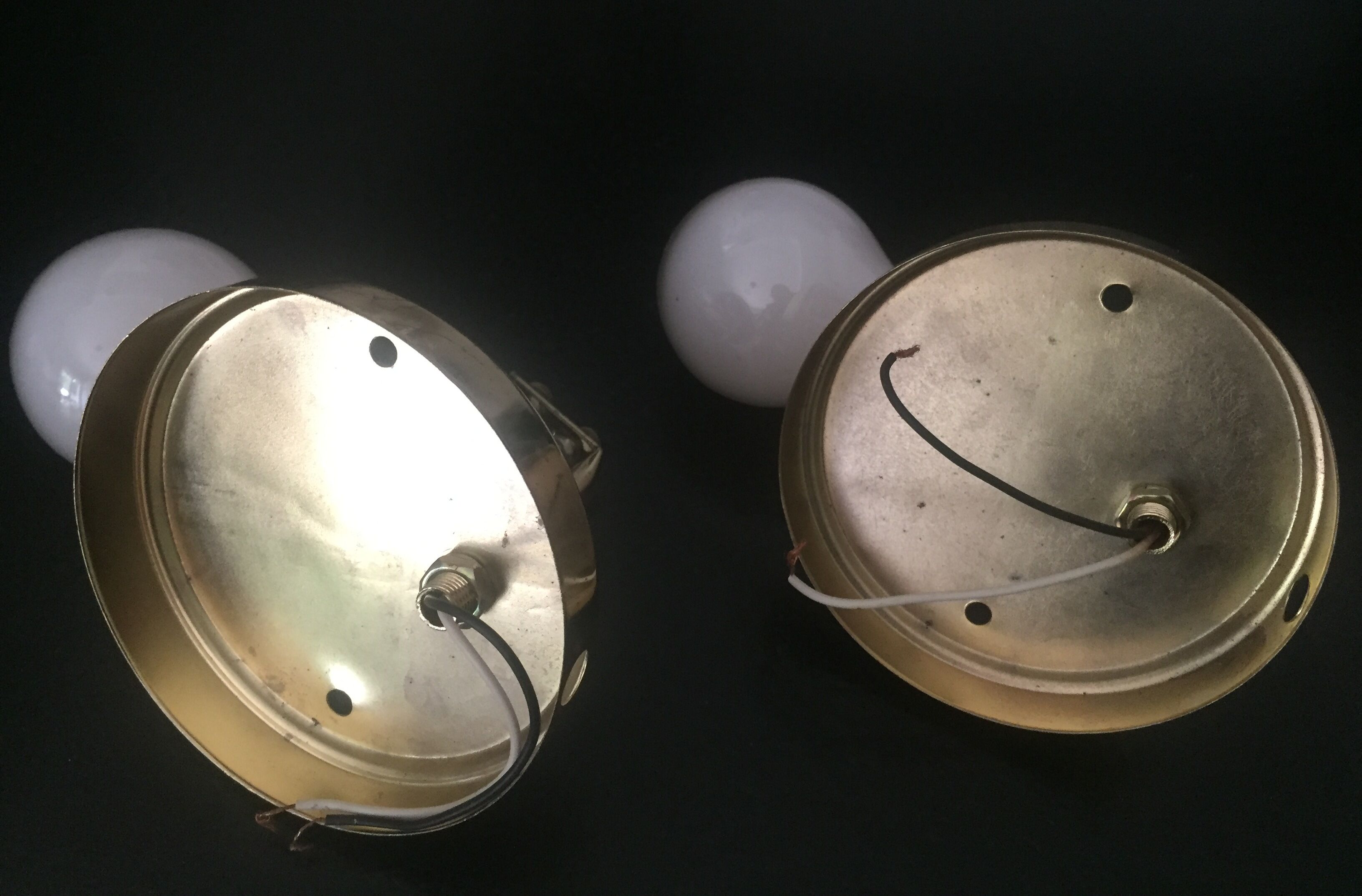 Pair of wall lamps iridescent glass shape of shells support brass XXth century