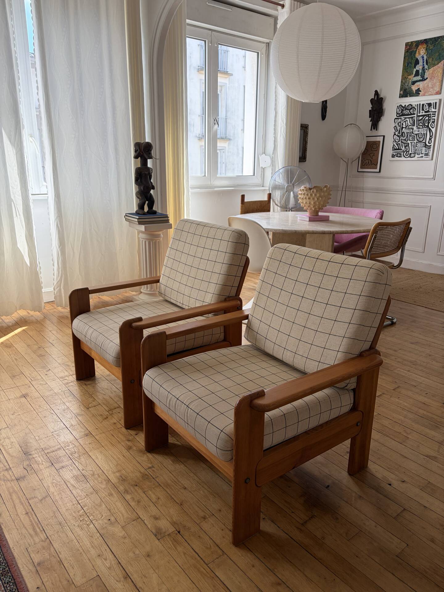 Paire de fauteuils en pin vintage 