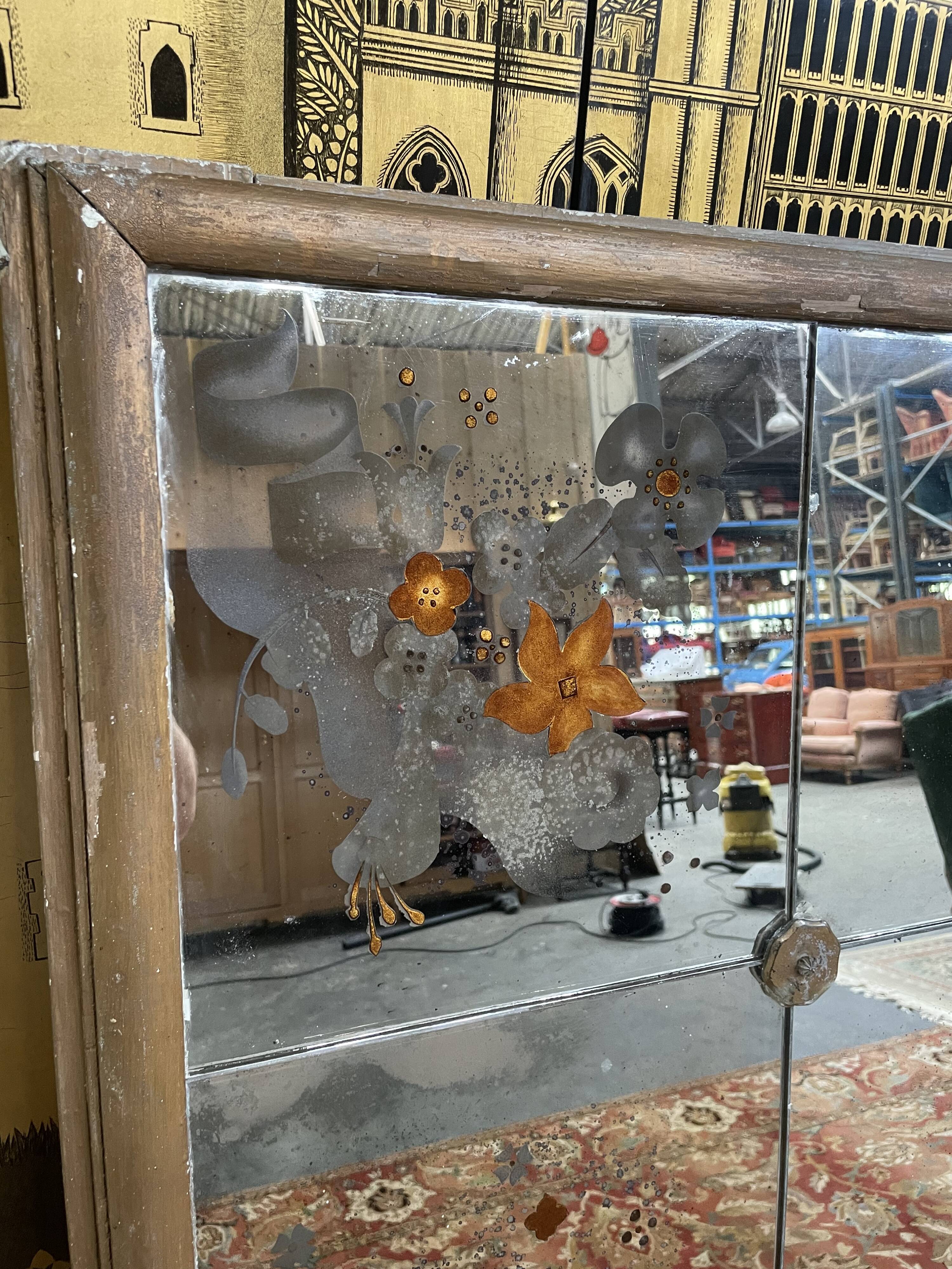 Brasserie mirror - Art Nouveau bistro