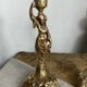 Paire de bougeoirs en bronze, porteuses d’eau