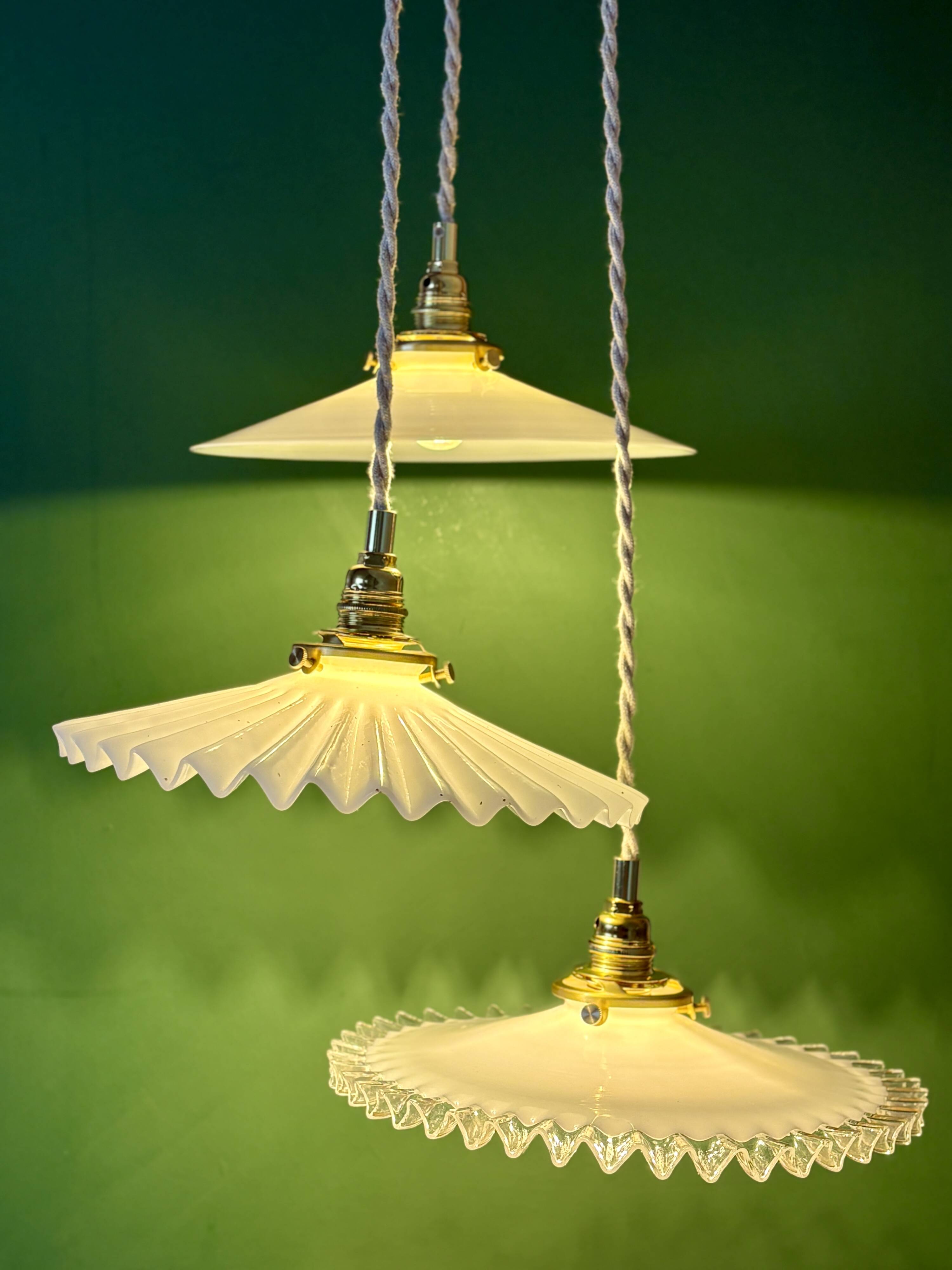 Vintage triple suspension lampshade in white opaline.