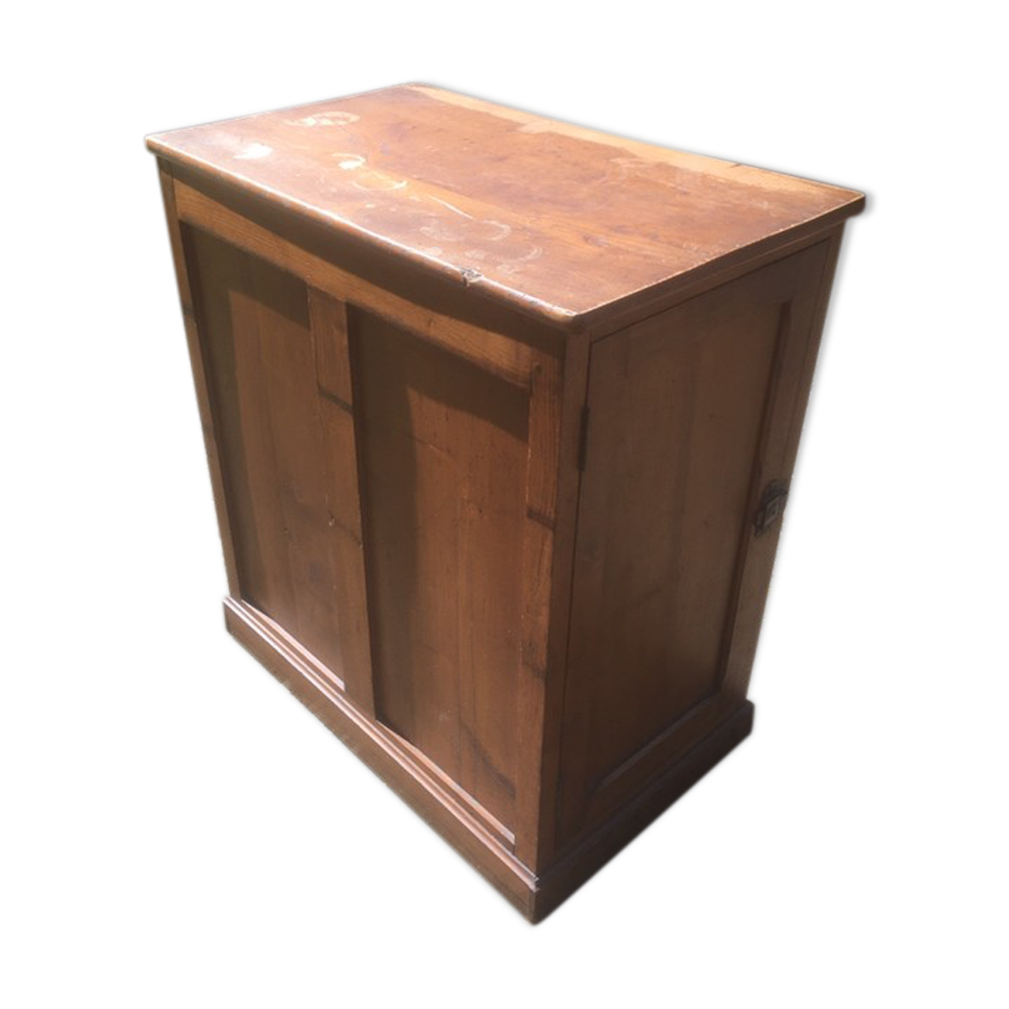 Central island furniture trade