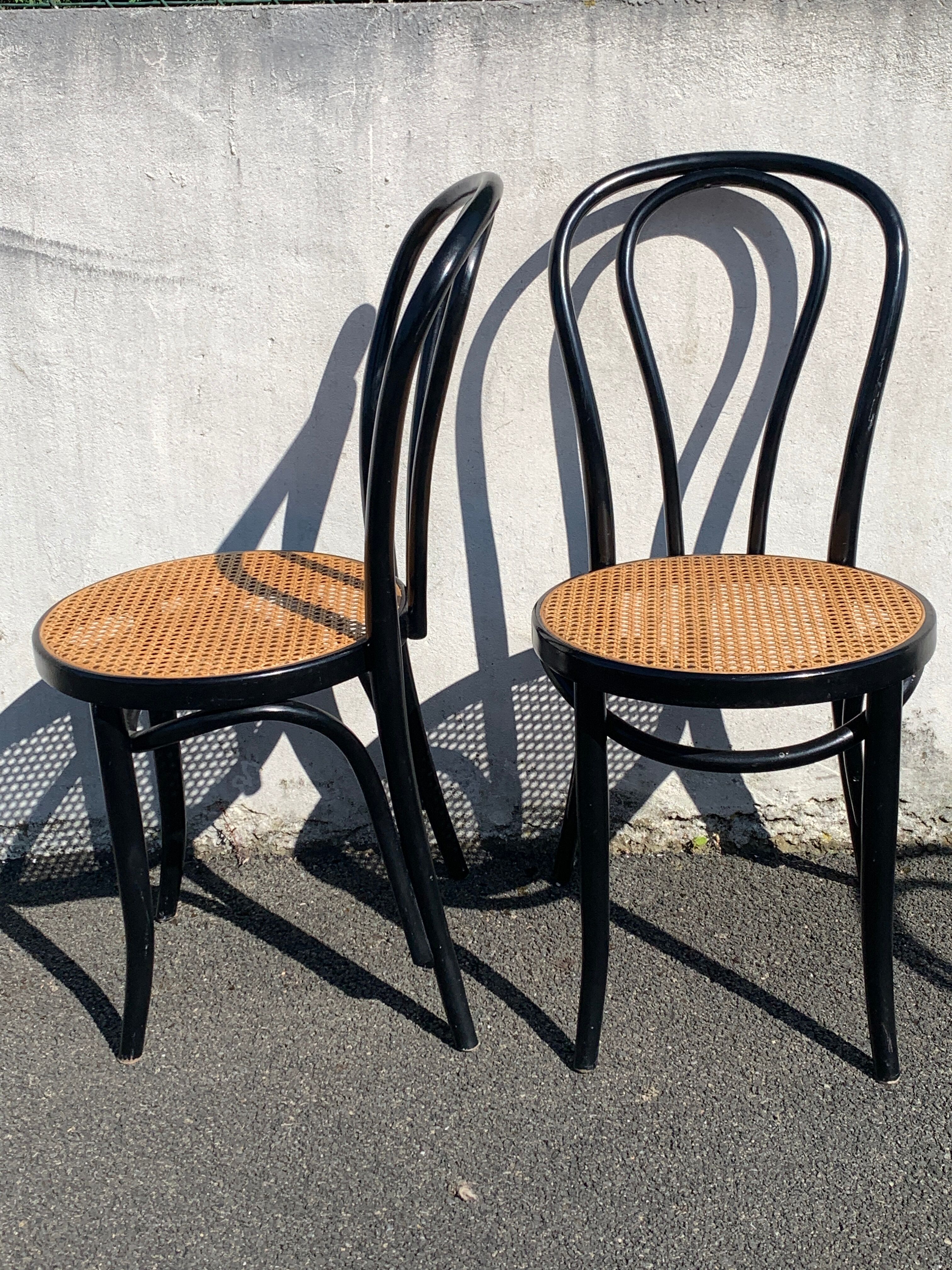 4 chaises bistrot cannées Thonet ZPM Radomsko en bois courbé