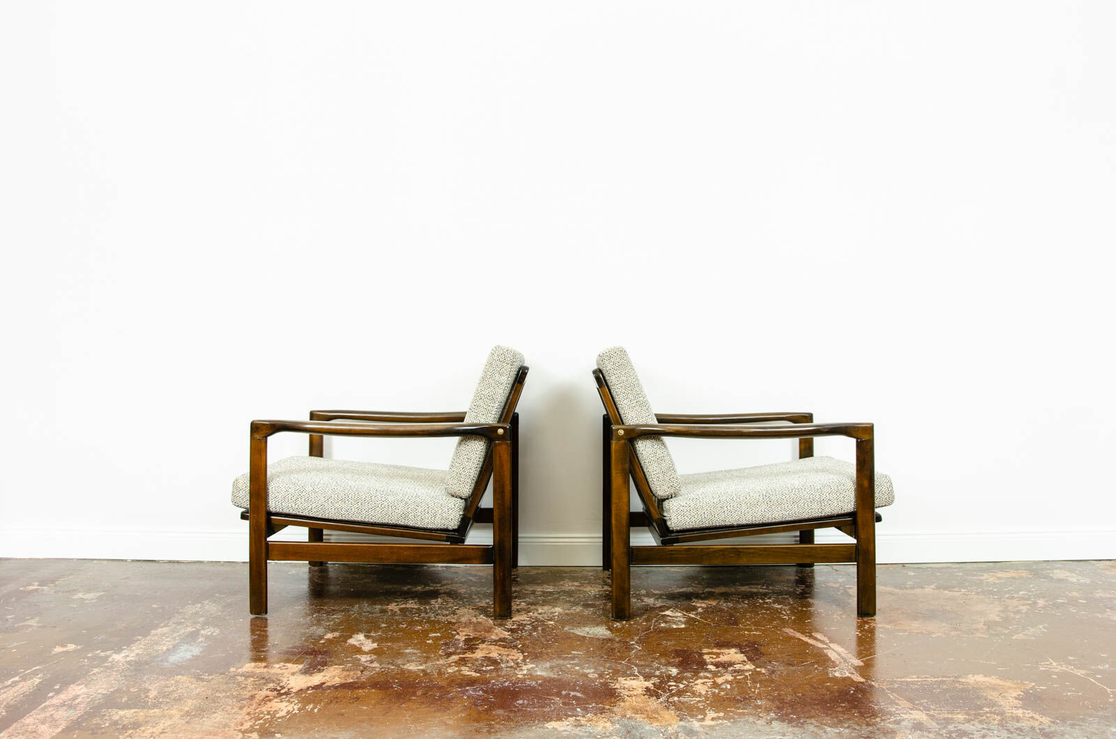 Pair of B-7522 armchairs by Zenon Bączyk