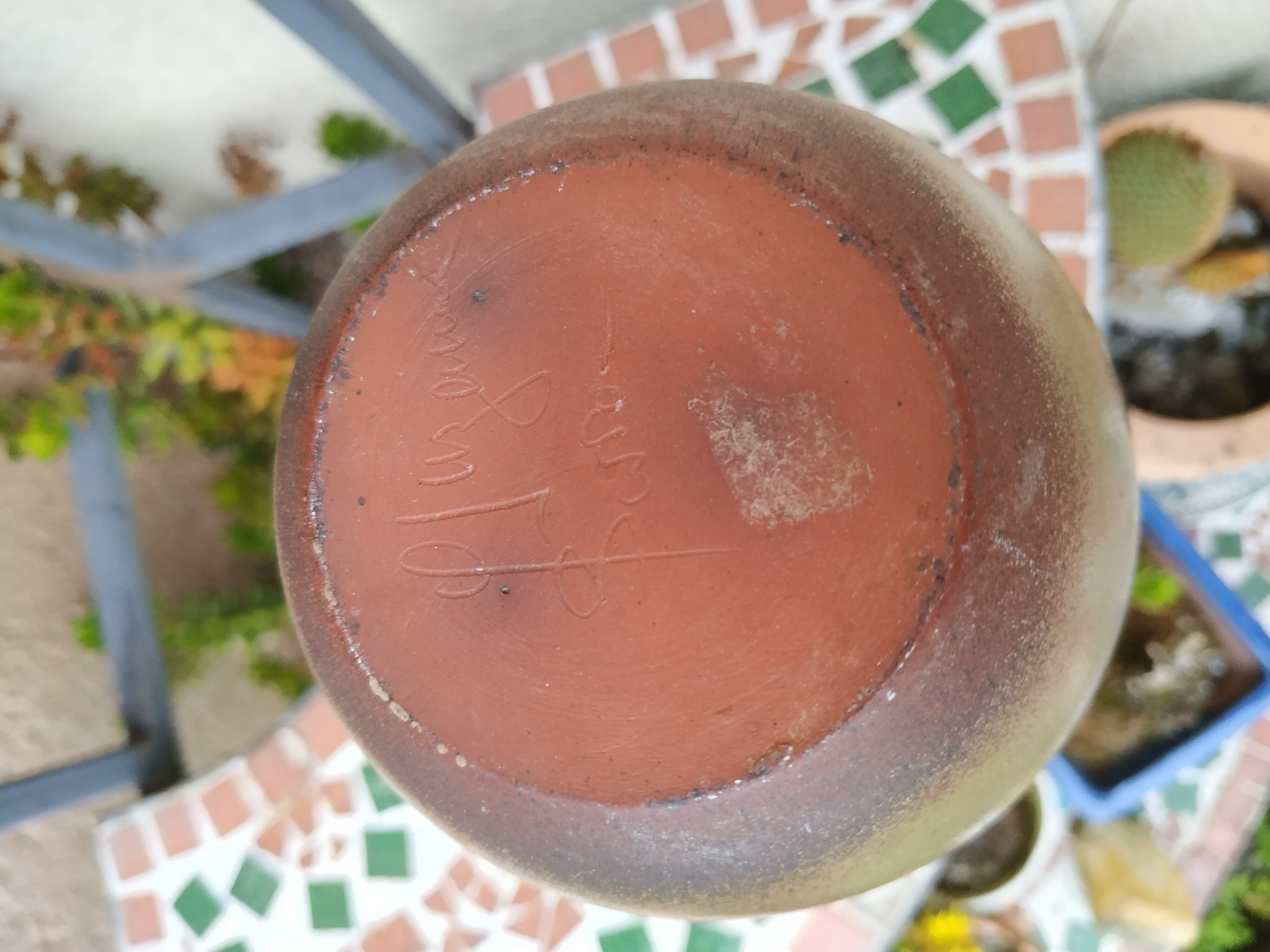 Design bottle in enamelled sandstone in the taste of Suzanne ramie