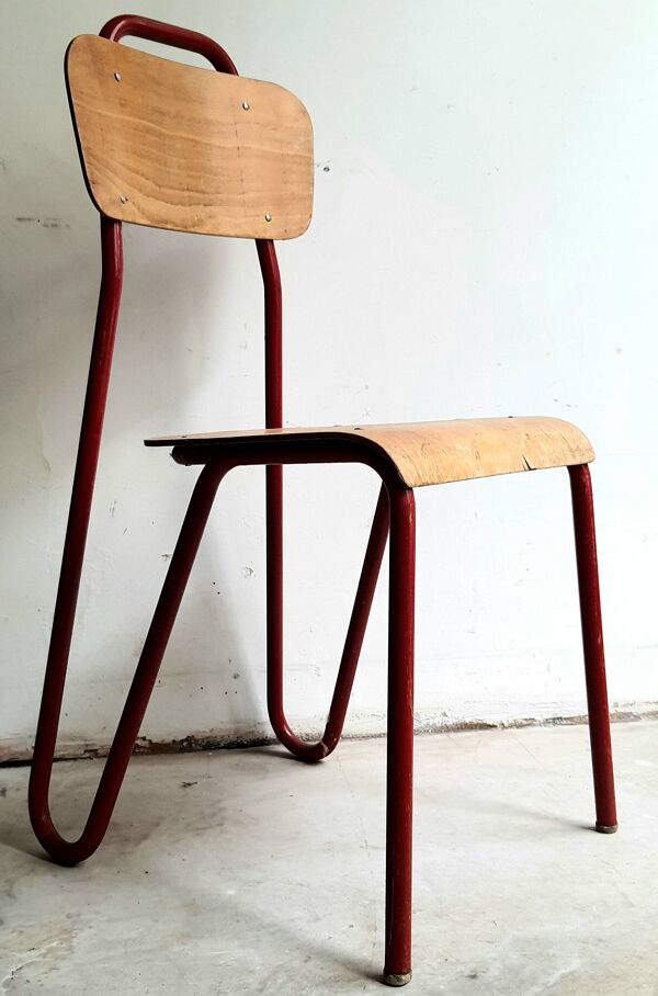 Rare paire de chaises en métal tubulaire rouge et bois  Vintage 1960