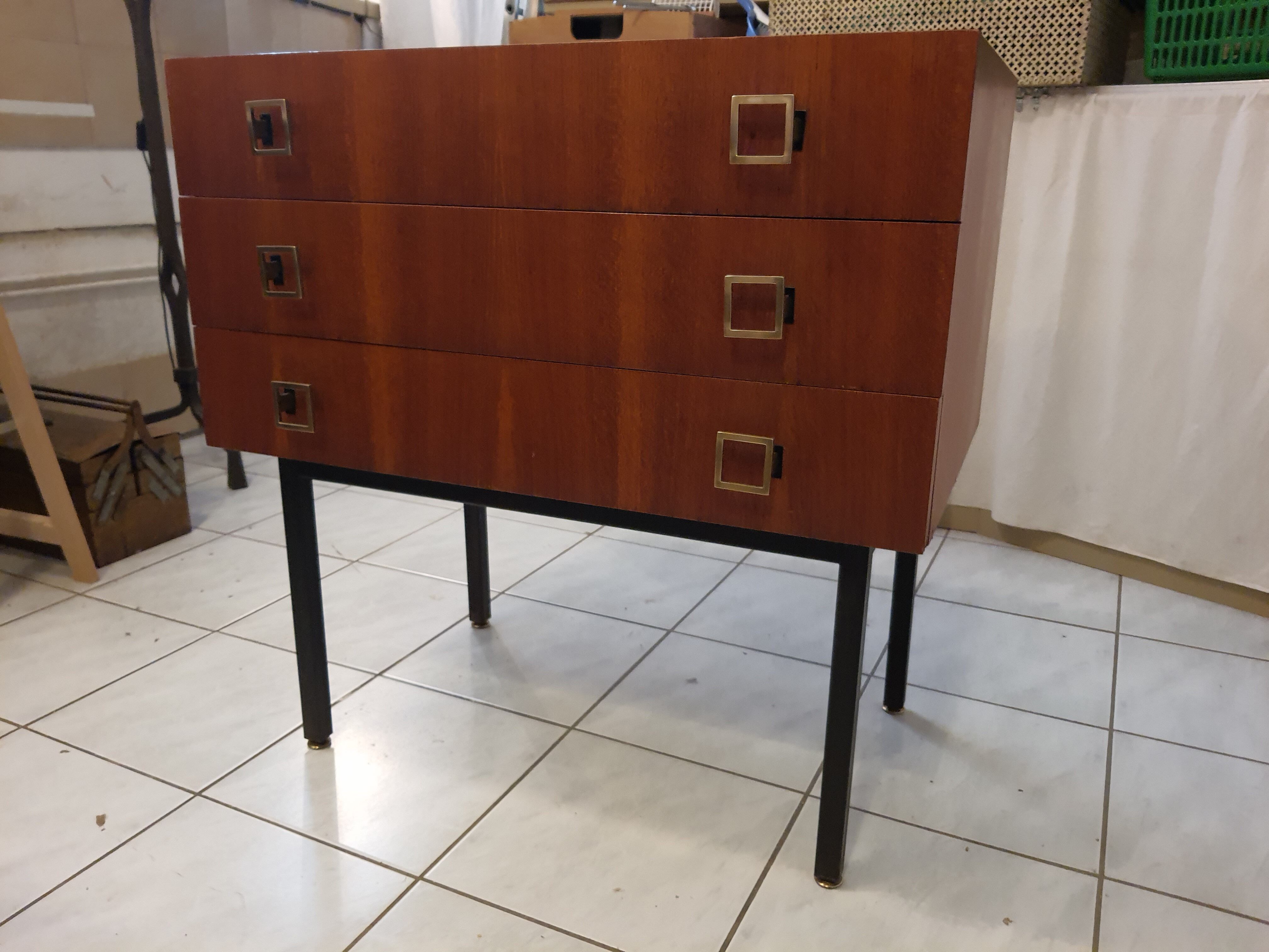 Vintage modernist dresser, metal feet