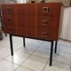 Commode moderniste vintage, pieds métal