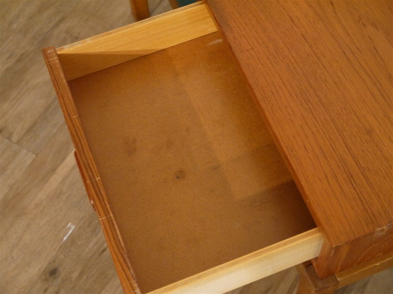 Console ou meuble d'appoint vintage scandinave en teck 1960