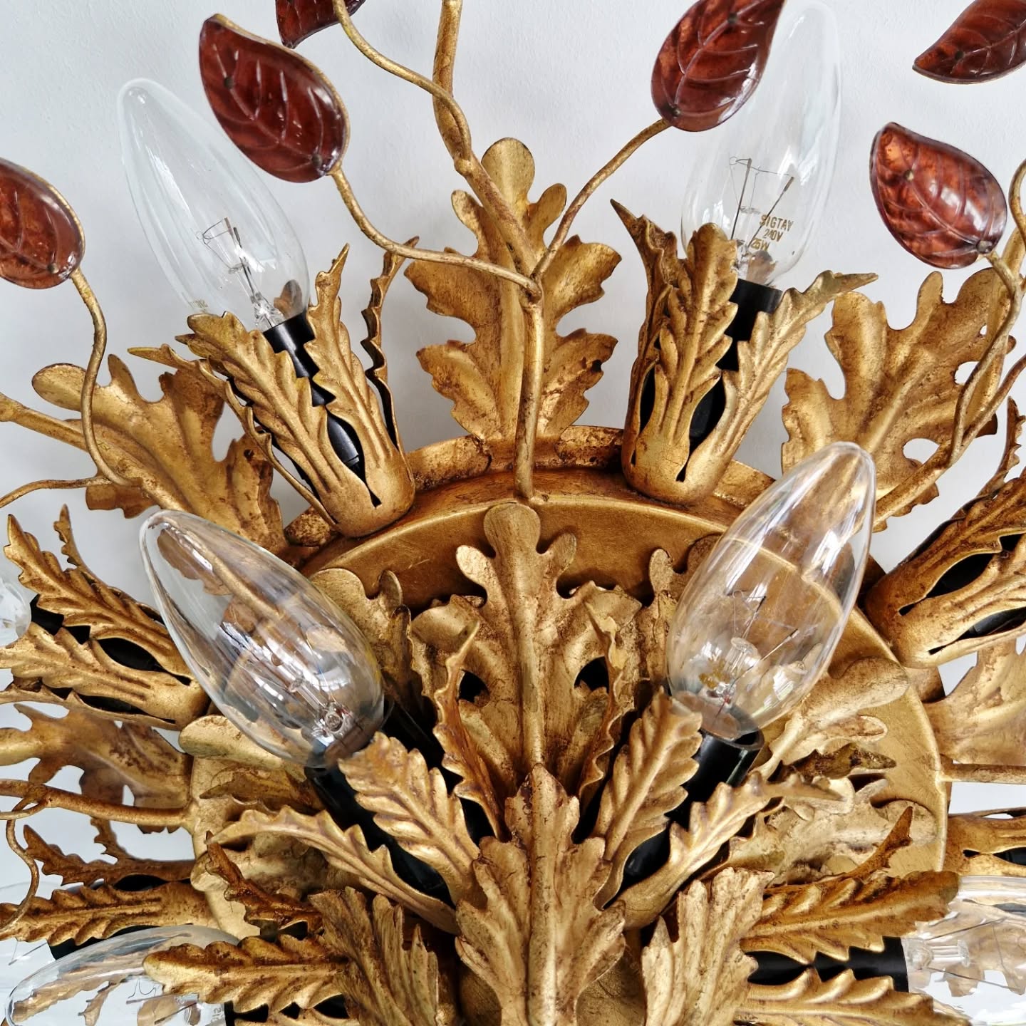 Large floral ceiling light in gilded metal and crystal, Banci Firenze, 1970.