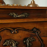 Commode tombeau en noyer style Louis XV, XXème