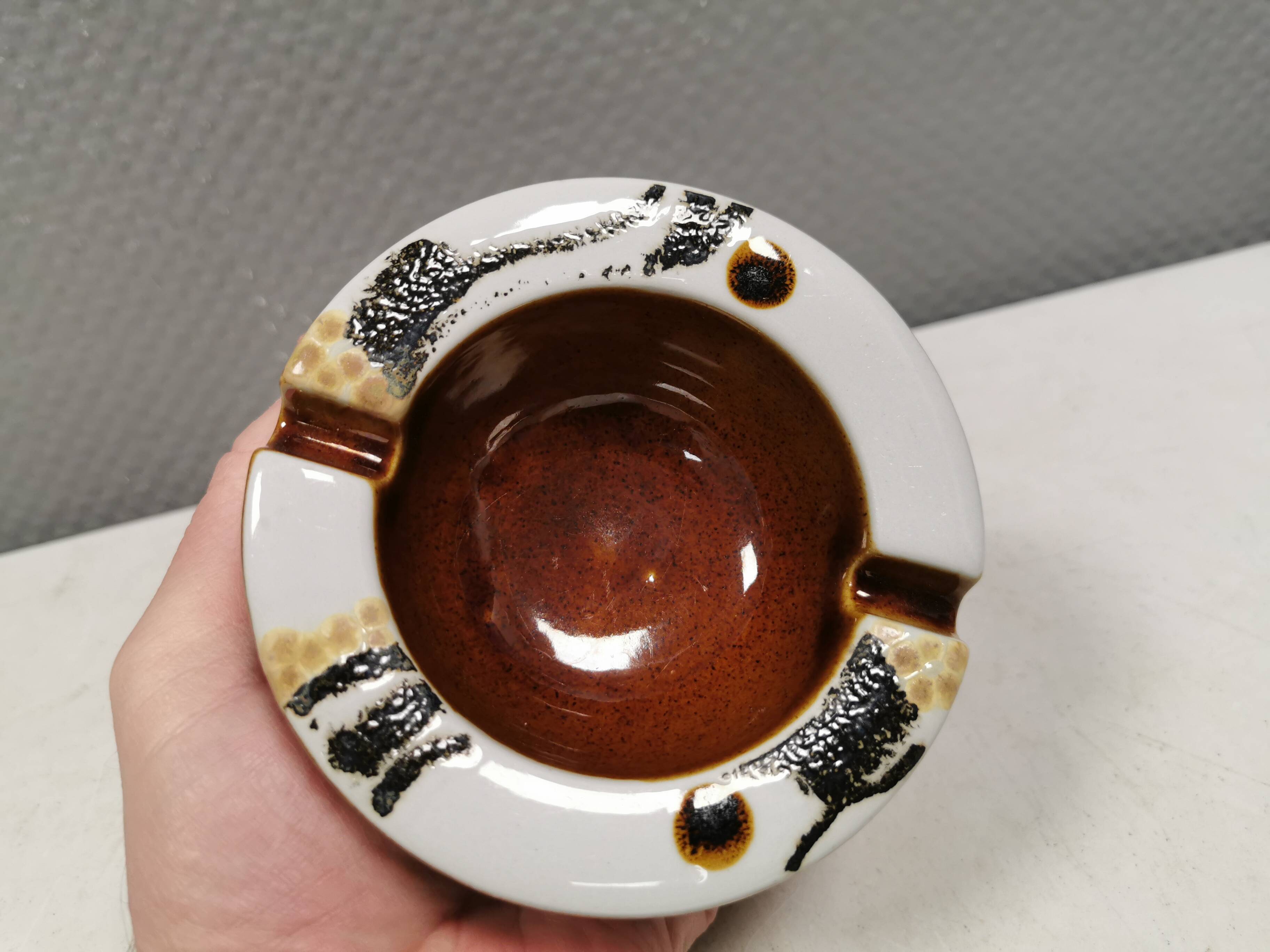 Mid-century ceramic ashtray, by Ellen Malmer for Royal Copenhagen, 1960s.