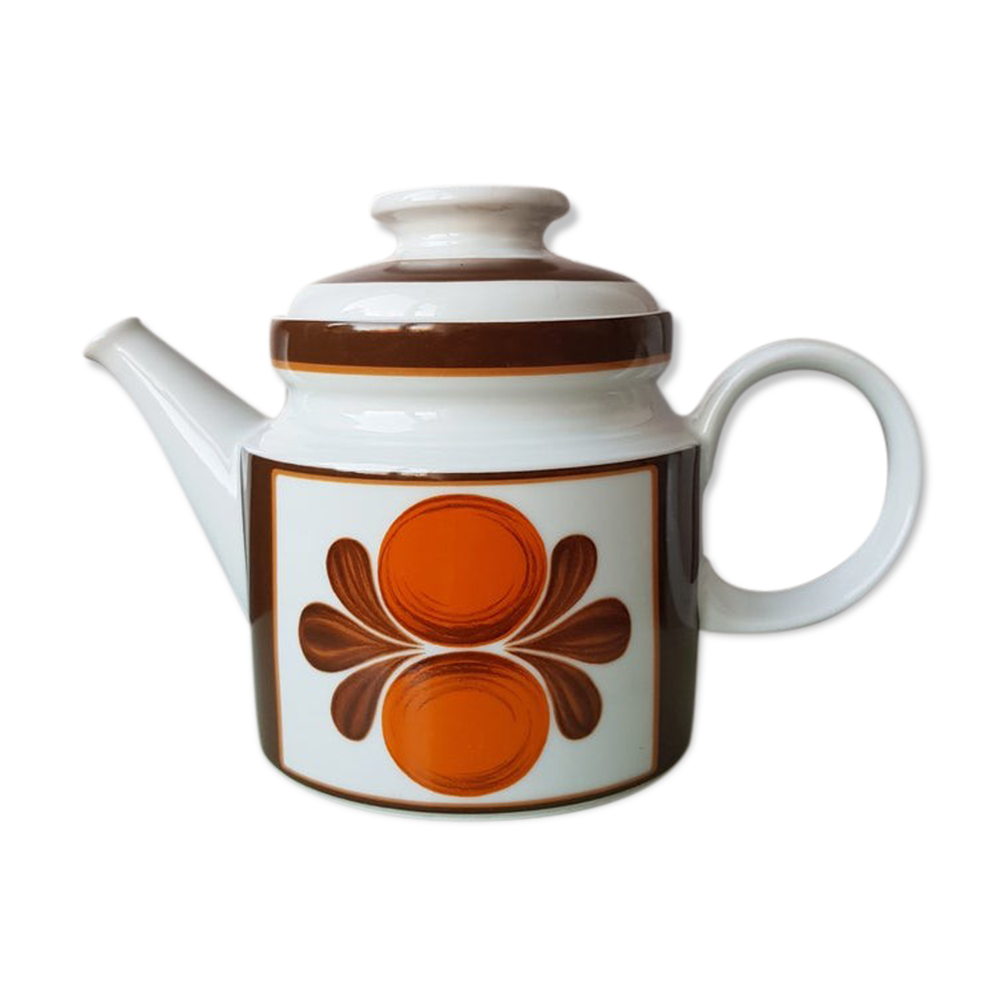 Porcelain teapot from the 70s