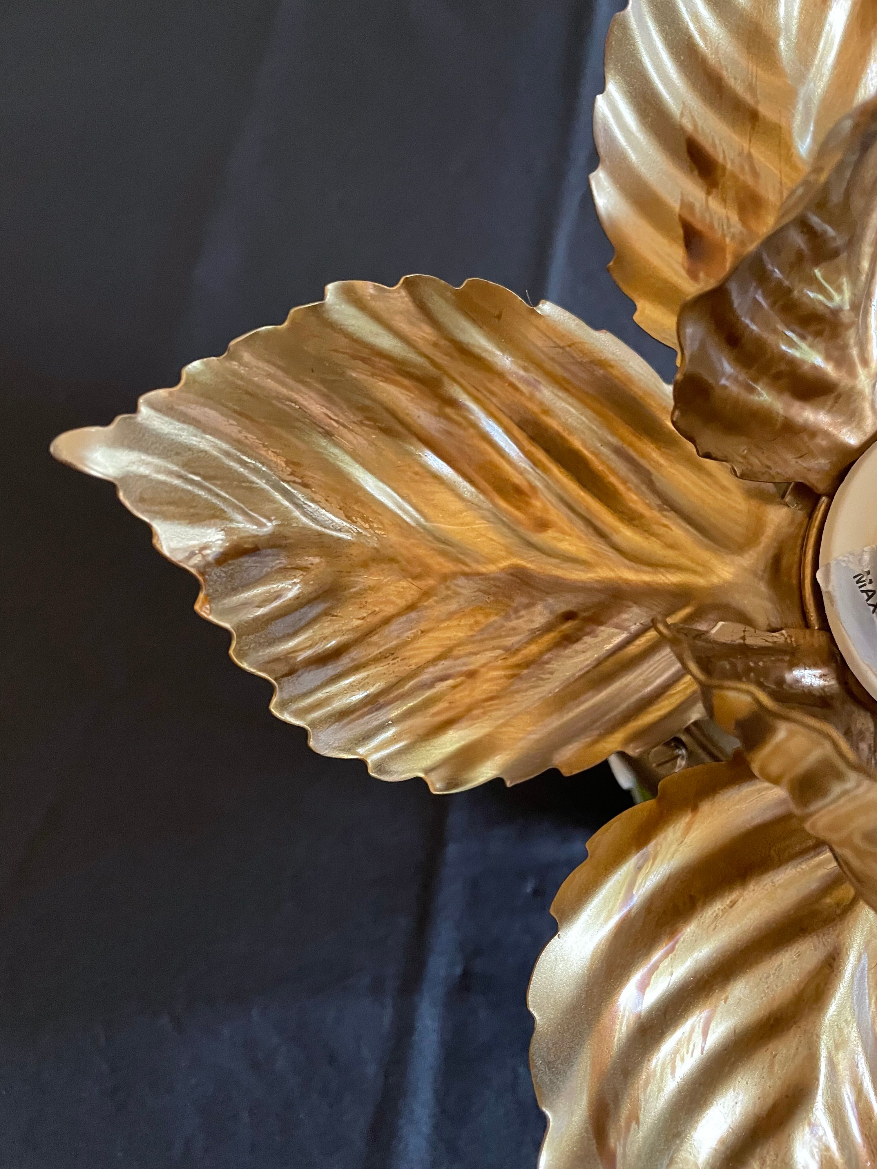 Wall lamp or ceiling lamp golden flower