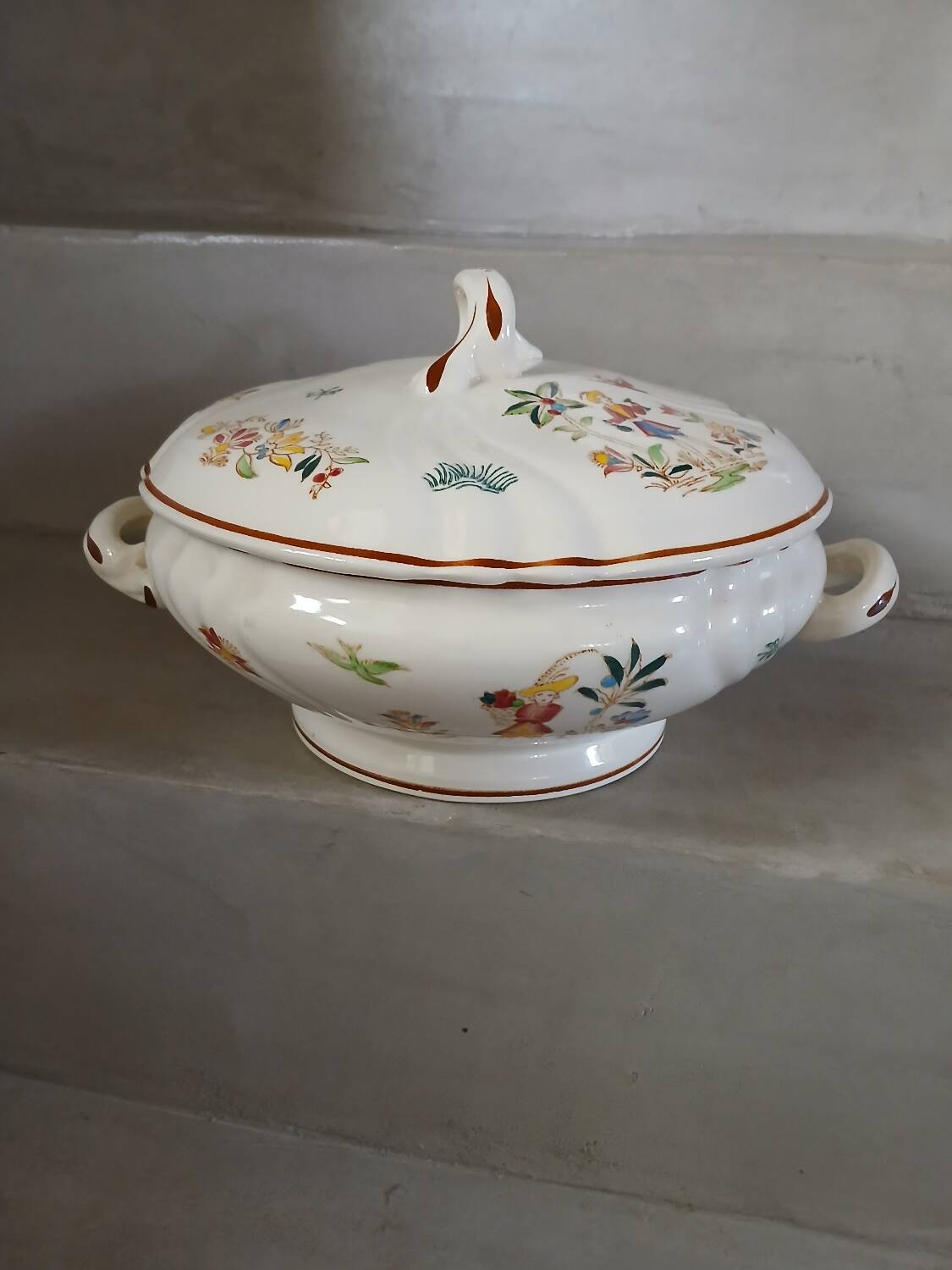 Longwy "Old Moustier" soup tureen