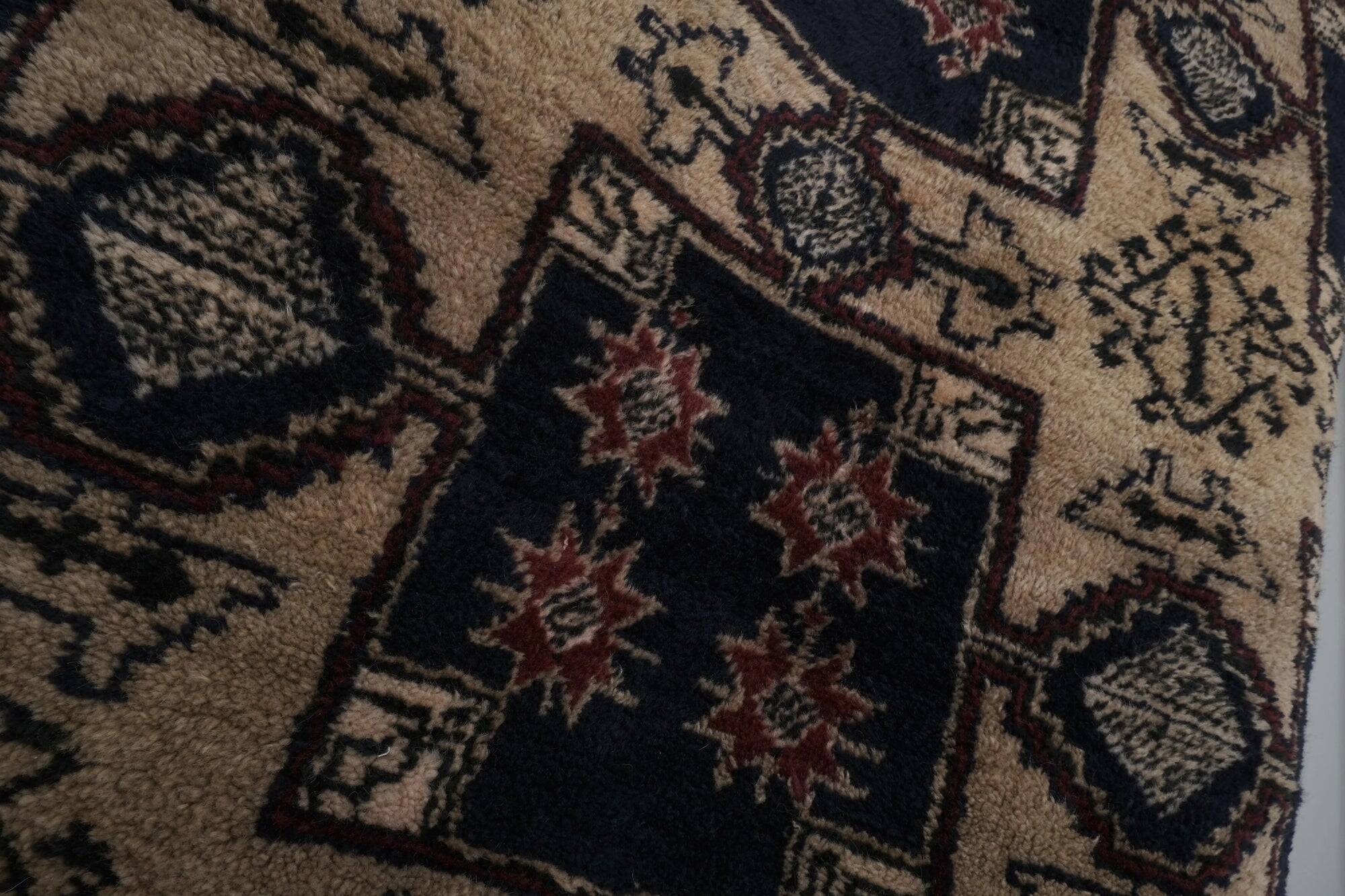 Vintage handmade Turkish rug 90x193 cm