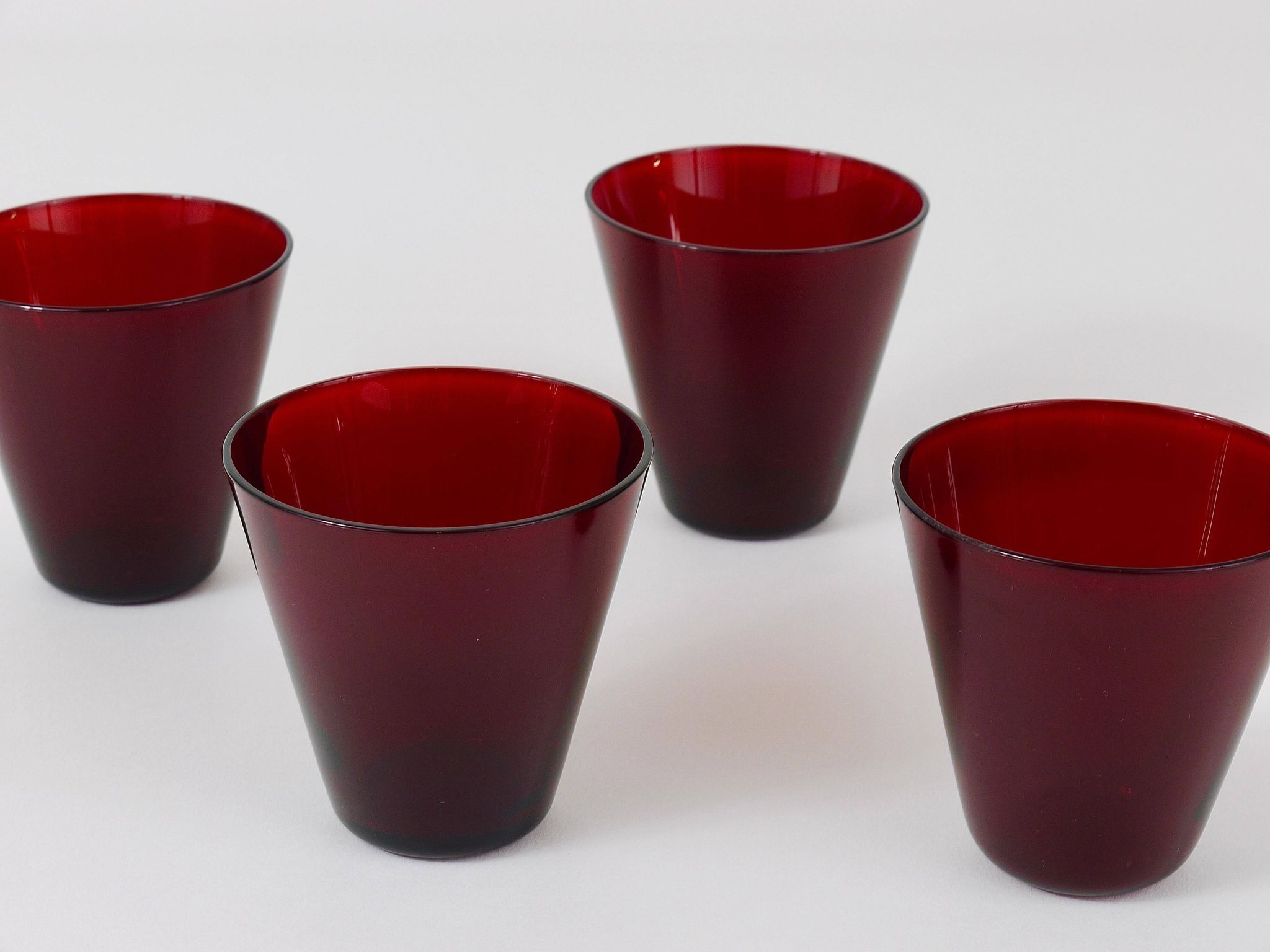 Four Kartio drinking glasses by Kaj Franck, mid-century style, from Nuutajärvi Nottsjö, Finland.