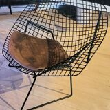 Deux sièges et un repose pied Bertoia Diamond