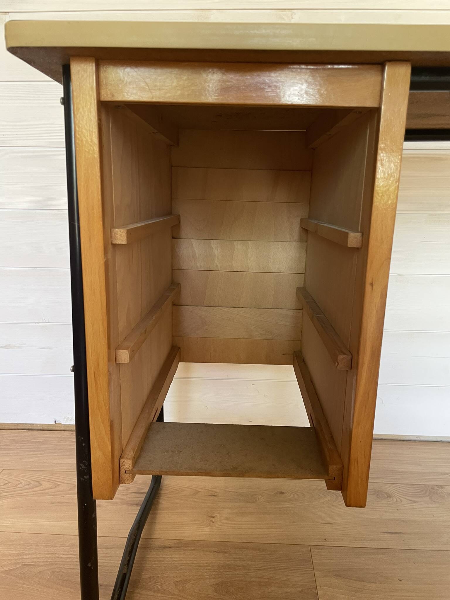 Compact Vintage Desk 50s/60s – Reconstruction & Industrial Style