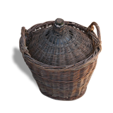 Lady jeanne surrounded by Wicker