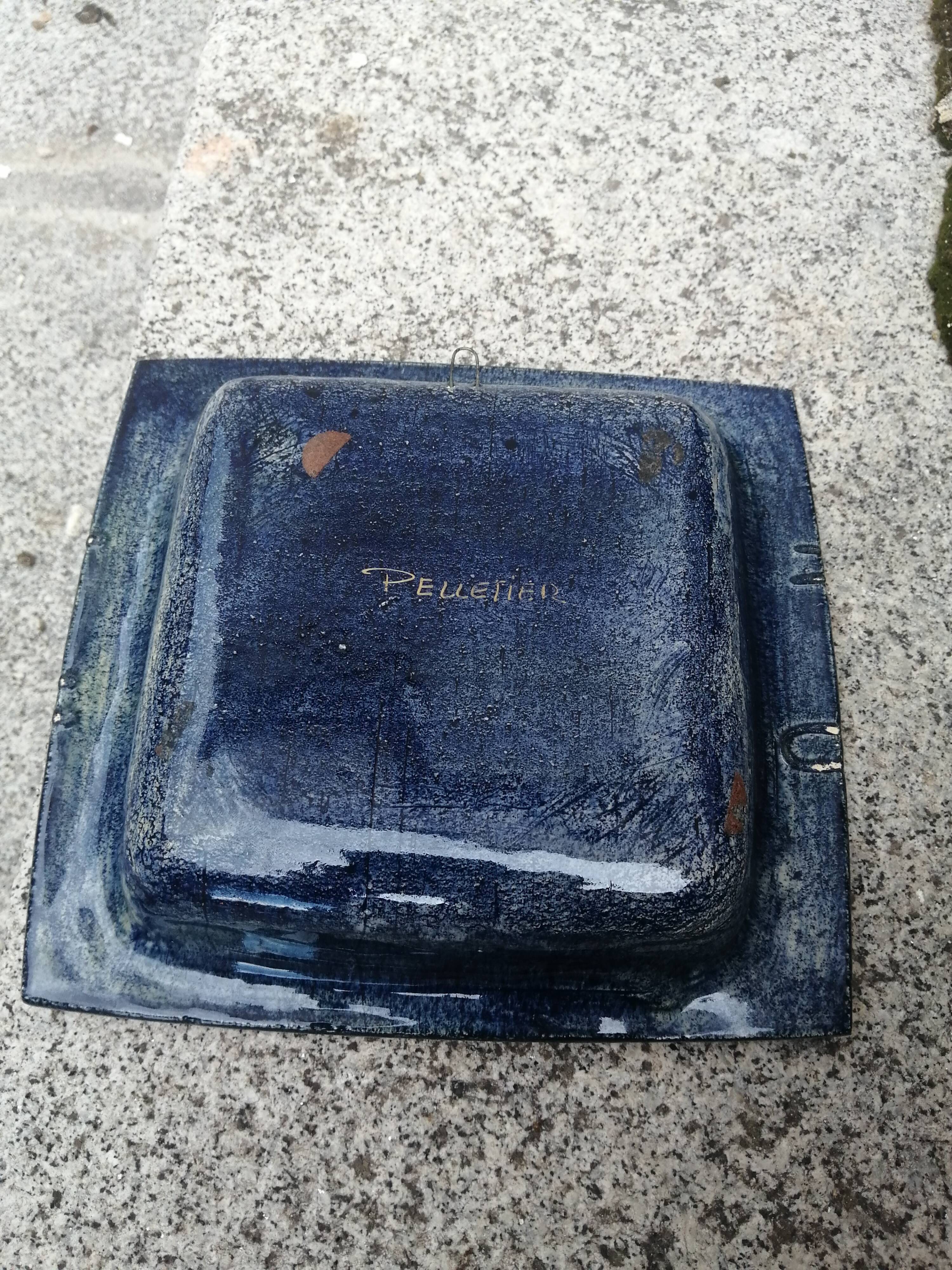 Empty ceramic pocket