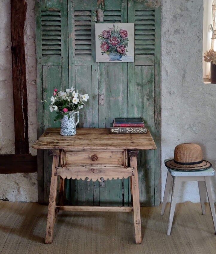 cottage table / folk art