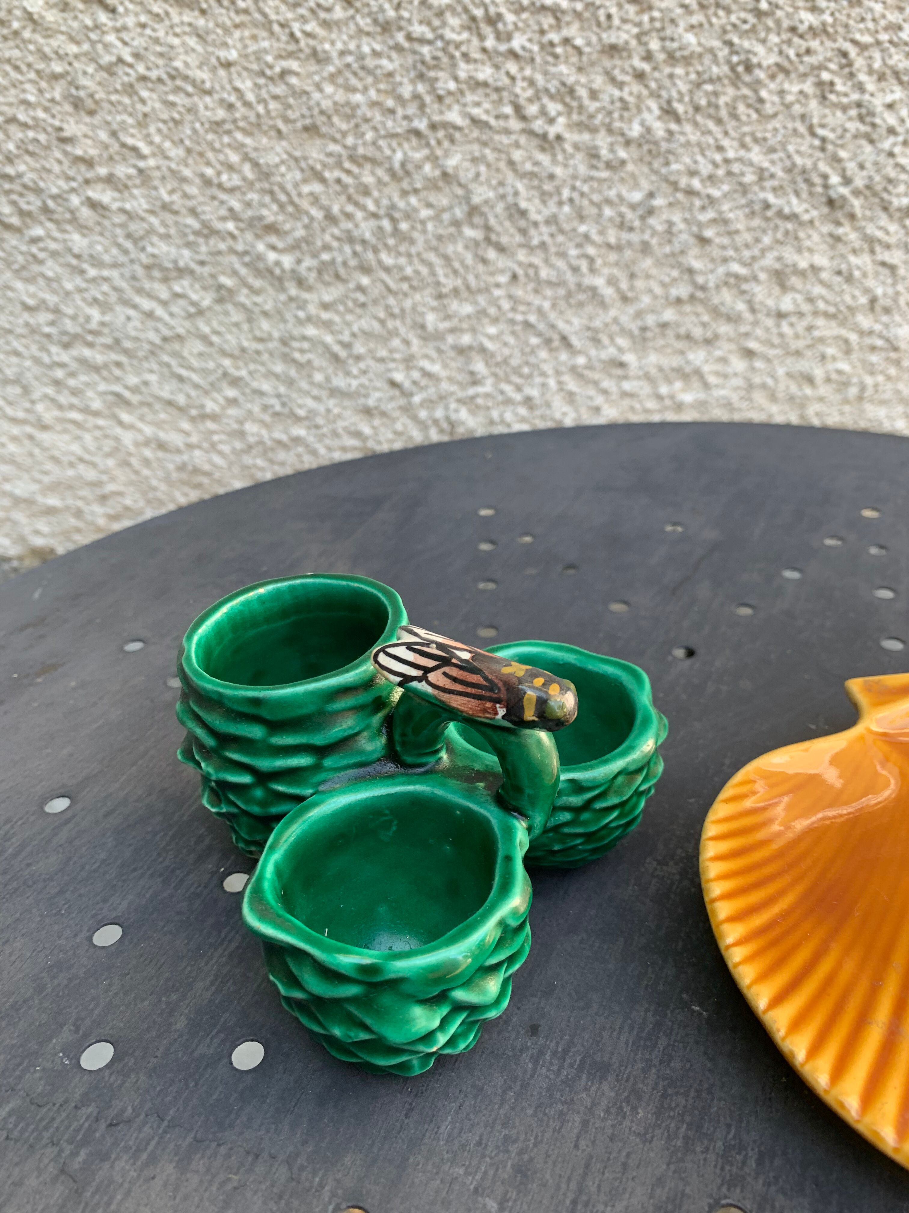 Ensemble en barbotine salerons et beurrier vintage
