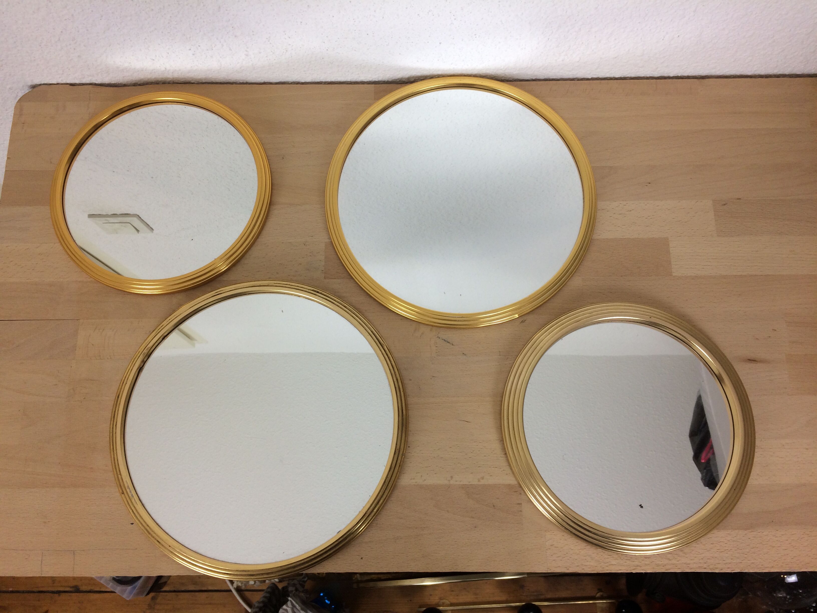 Set de 4 miroirs ronds cerclage doré 29cm